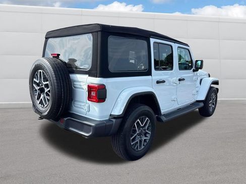 Used 2024 Jeep Wrangler Unlimited Sahara AWD/4WD image 5