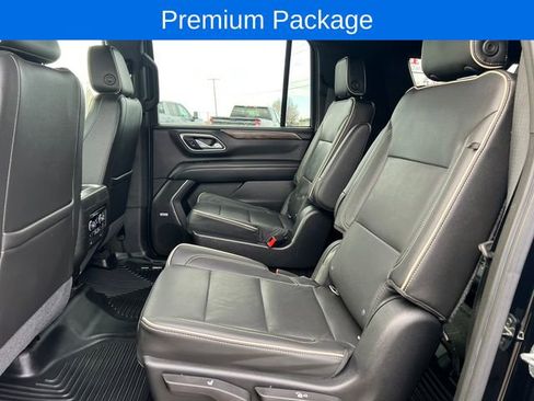 Used 2021 Chevrolet Suburban Premier w/ Premium Package image 8