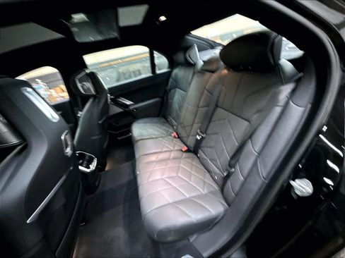Used 2023 BMW i7 xDrive60 AWD/4WD image 28