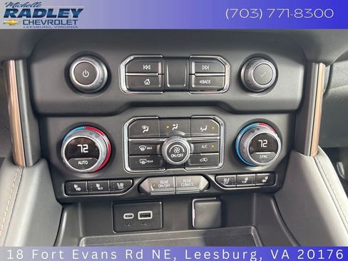 Used 2024 Chevrolet Suburban High Country AWD/4WD image 20