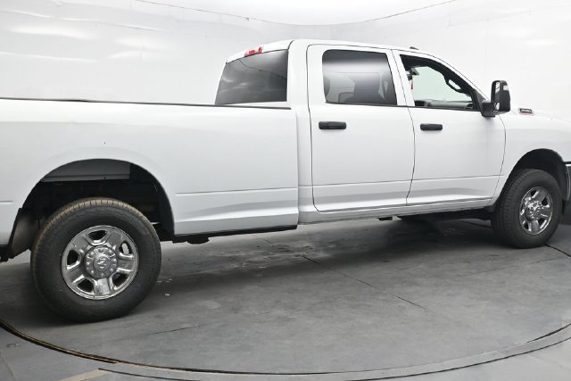 Used 2024 RAM 2500 Tradesman w/ Chrome Appearance Group AWD/4WD image 5