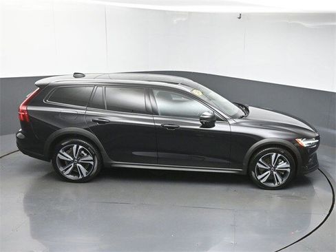 Certified 2024 Volvo V60 B5 Cross Country Plus image 47