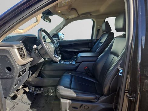 Used 2024 Ford Expedition Max XLT image 11