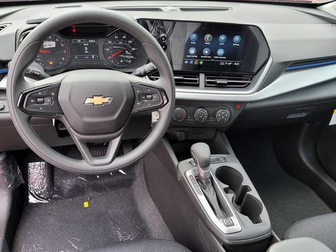New 2026 Chevrolet Trax LS w/ LS Convenience Package FWD image 24