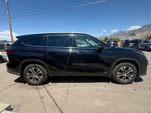 Used 2022 Toyota Highlander XLE image 7