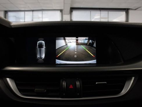 Used 2022 Alfa Romeo Stelvio Veloce image 17