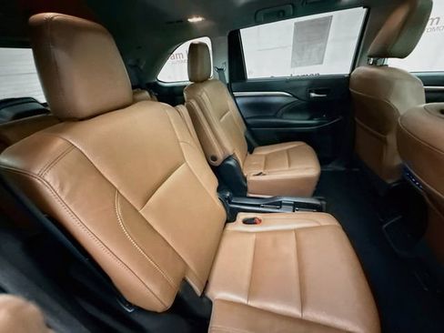 Used 2018 Toyota Highlander Limited Platinum AWD/4WD image 30