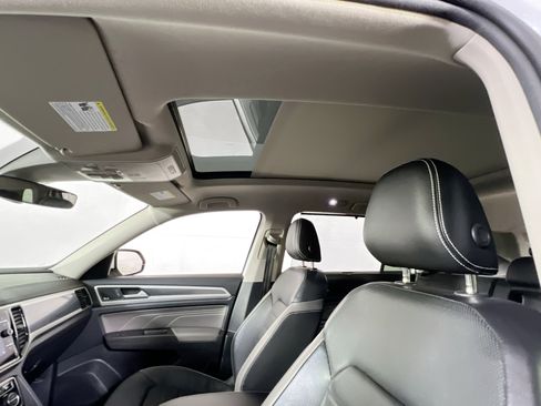 Used 2023 Volkswagen Atlas SEL Premium image 22