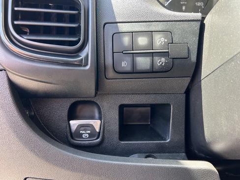 Used 2025 RAM ProMaster 2500 w/ Convenience Group FWD image 11