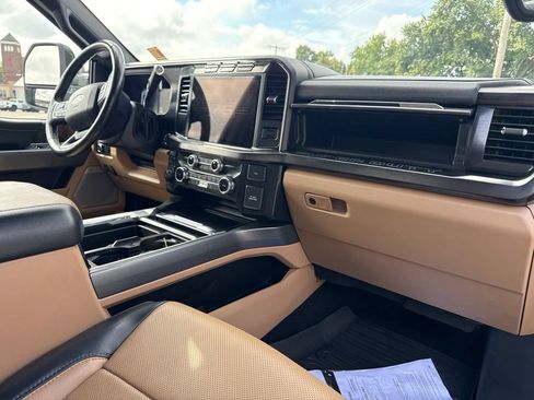 Used 2023 Ford F250 Lariat w/ Black Appearance Package AWD/4WD image 24
