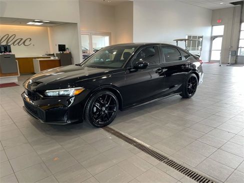 Used 2025 Honda Civic Sport image 2