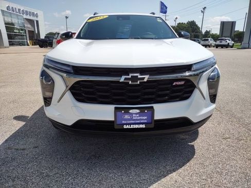 Used 2025 Chevrolet Trax RS w/ Sunroof Package FWD image 8