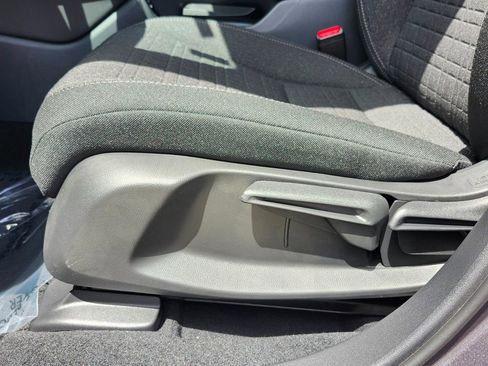 New 2026 Honda HR-V LX image 6