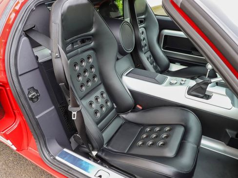Used 2006 Ford GT RWD image 38