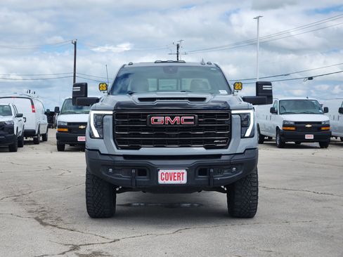 Used 2024 GMC Sierra 2500 AT4X w/ AT4X AEV Edition AWD/4WD image 2