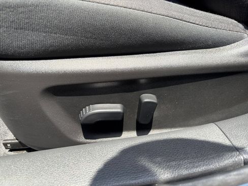 Used 2025 Nissan Altima 2.5 SV FWD image 21