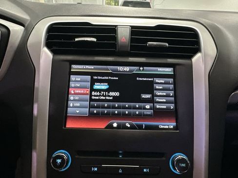 Used 2016 Ford Fusion SE FWD image 16