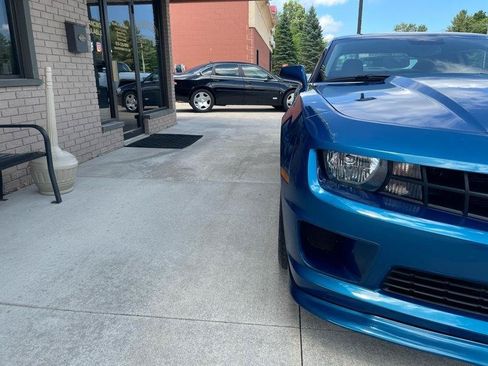 Used 2010 Chevrolet Camaro SS w/ RS Package RWD image 6