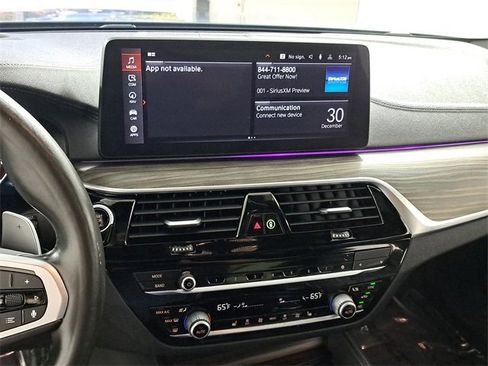 Used 2021 BMW M550i xDrive image 28