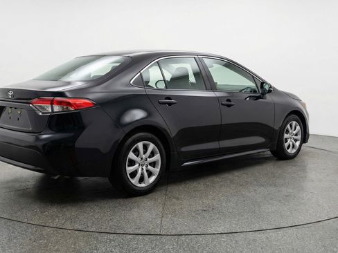 Used 2025 Toyota Corolla LE FWD image 9