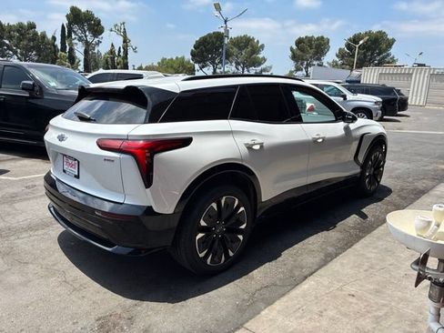 Used 2024 Chevrolet Blazer EV RS RWD image 3