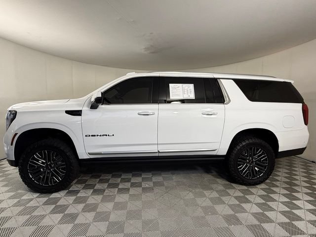 Used 2025 GMC Yukon XL Denali w/ Sun & Power Step Package RWD image 3