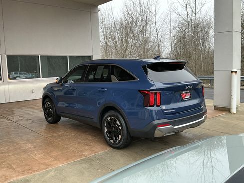 Used 2025 Kia Sorento S image 20