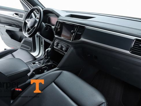 Used 2020 Volkswagen Atlas Cross Sport SEL FWD image 31