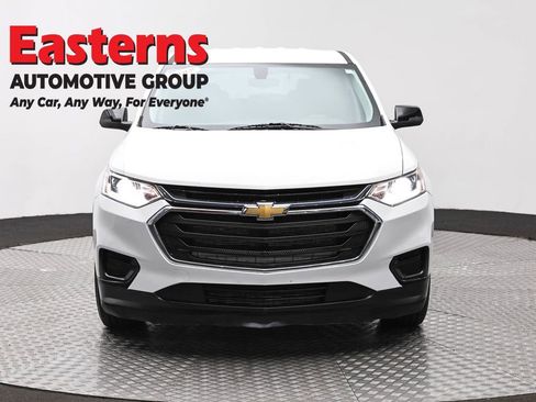 Used 2021 Chevrolet Traverse LS w/ LPO, Floor Liner Package AWD/4WD image 2