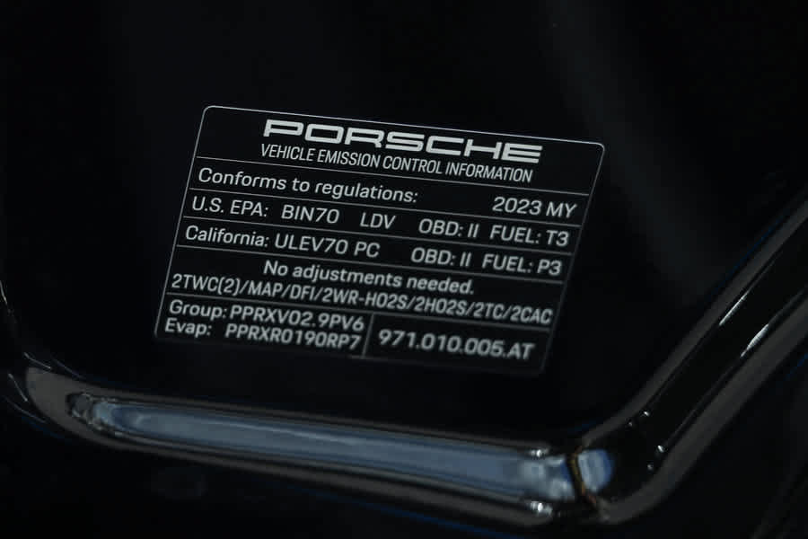 Used 2023 Porsche Panamera RWD image 31