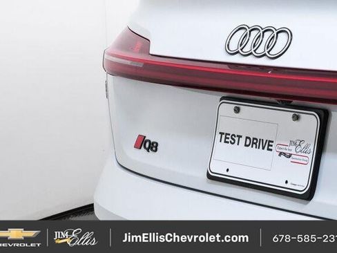 Used 2024 Audi Q8 e-tron Premium Plus w/ Premium Plus Package AWD/4WD image 38