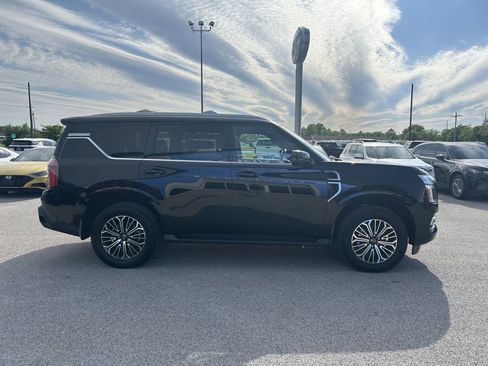 Used 2025 Nissan Armada Platinum AWD/4WD image 3