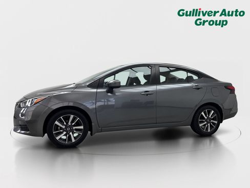 Used 2021 Nissan Versa SV FWD image 2