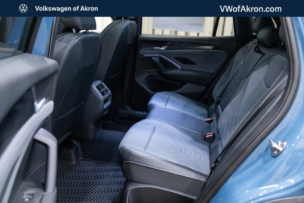 New 2026 Volkswagen Tiguan SE R-Line AWD/4WD image 12
