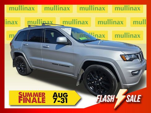 Used 2020 Jeep Grand Cherokee Altitude AWD/4WD image 1