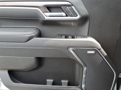 Used 2025 Chevrolet Silverado 1500 LTZ w/ LTZ Premium Package AWD/4WD image 16