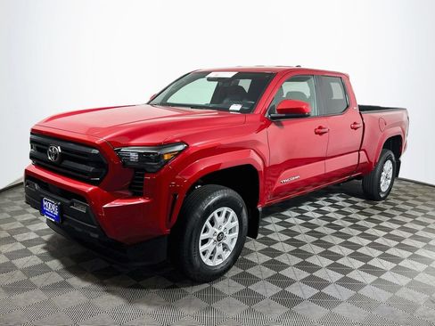 Certified 2026 Toyota Tacoma SR5 AWD/4WD image 3