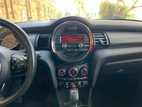 Used 2015 MINI Cooper 4-Door Hardtop image 17