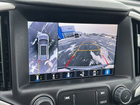 Used 2024 GMC Terrain SLT w/ Tech Package image 23