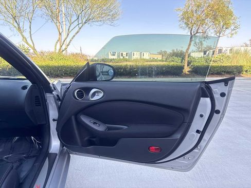 Used 2013 Nissan 370Z Coupe RWD image 13