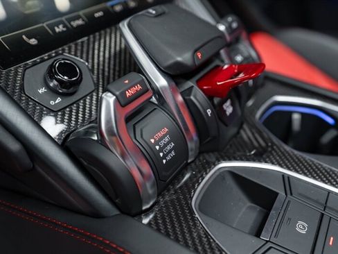 Used 2021 Lamborghini Urus image 32