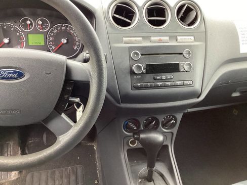 Used 2013 Ford Transit Connect XLT image 5