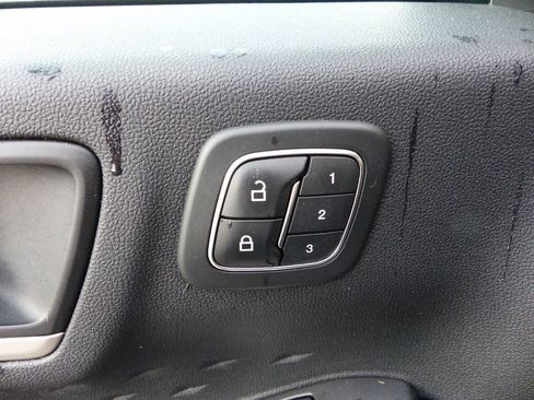 Used 2020 Ford Escape SEL AWD/4WD image 22