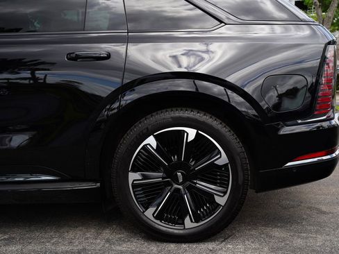 Used 2025 Cadillac Escalade IQ Sport 1 w/ Smart Trailering package image 14