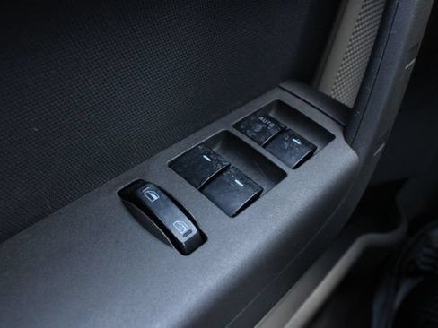 Used 2011 Ford Focus SE w/ Sedan SE Appearance Pkg FWD image 6