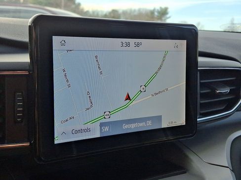 Used 2021 Ford Explorer XLT w/ Equipment Group 202A image 17