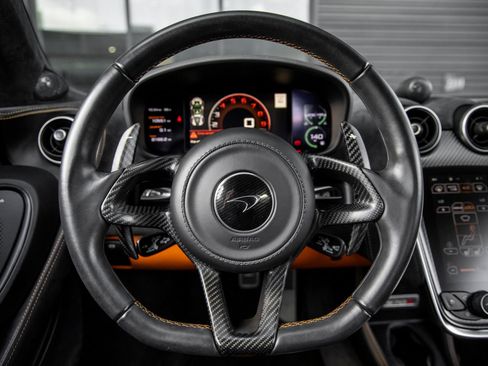 Used 2016 McLaren 570S Coupe RWD image 32