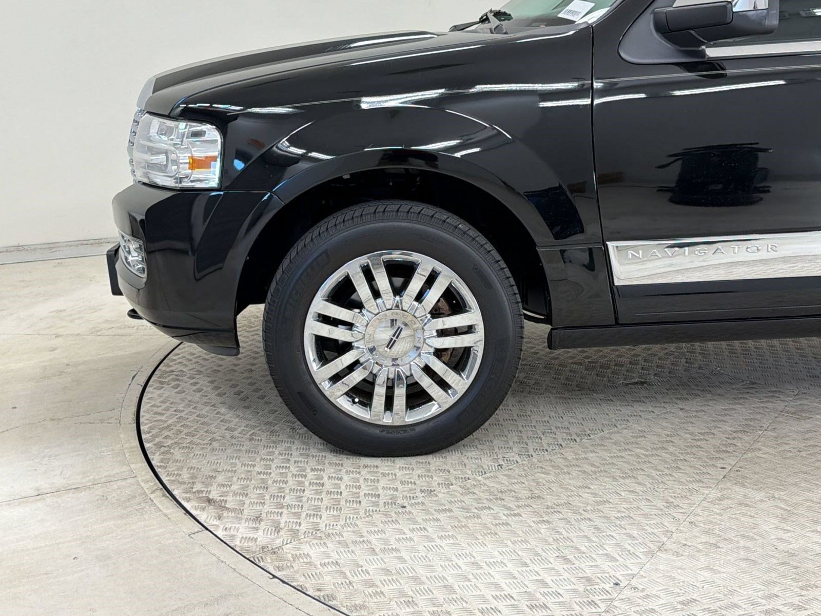Used 2007 Lincoln Navigator 2WD image 25
