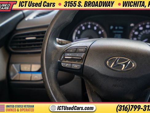 Used 2019 Hyundai Veloster 2.0 FWD image 17
