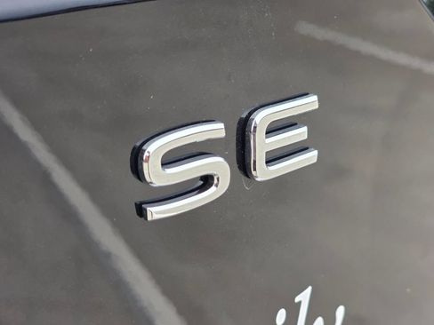 New 2026 Volkswagen Atlas SE FWD image 8